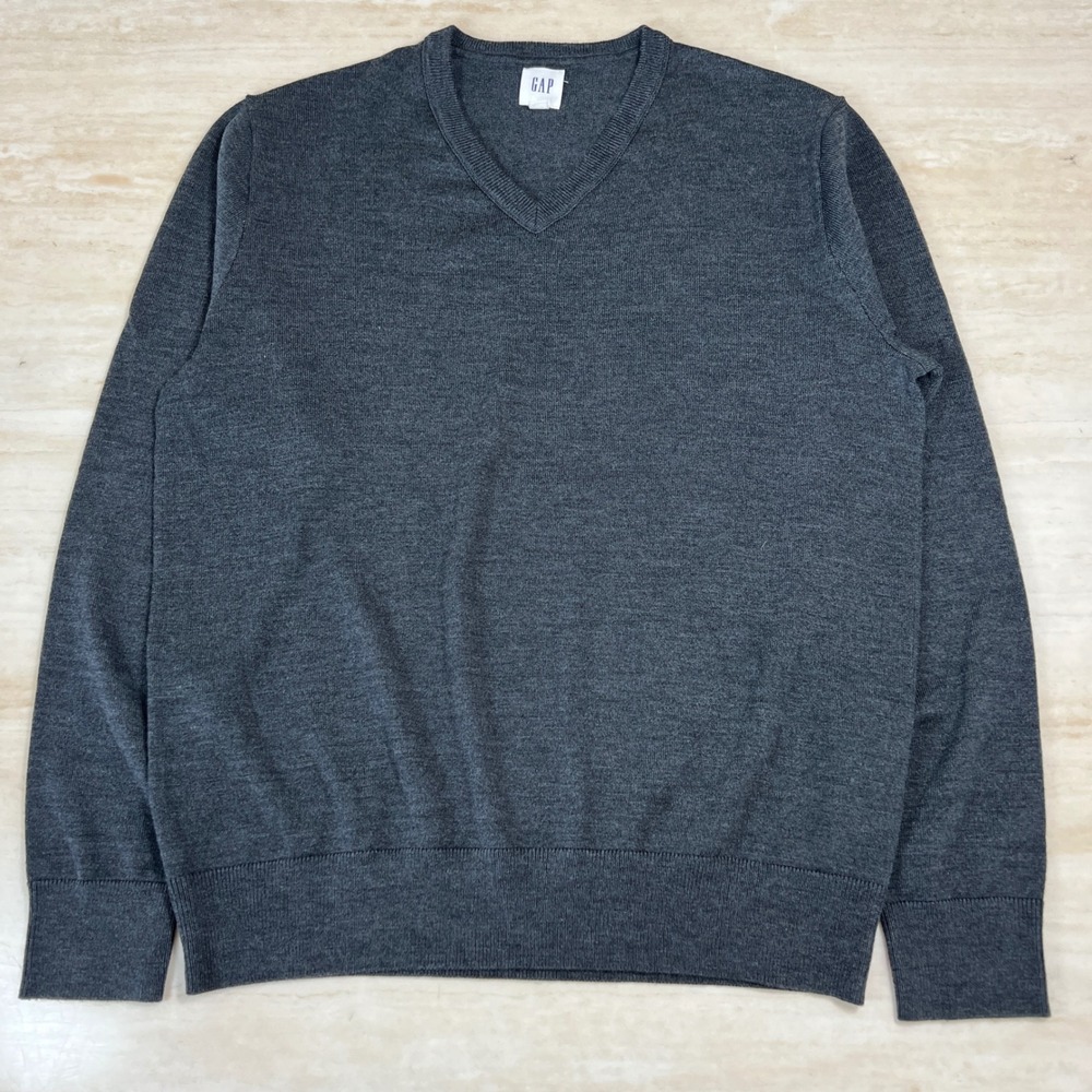Gap Mens V-Neck Sweater Charcoal Gray Heather Knit Long Sleeve Size Medium - Picture 10 of 10